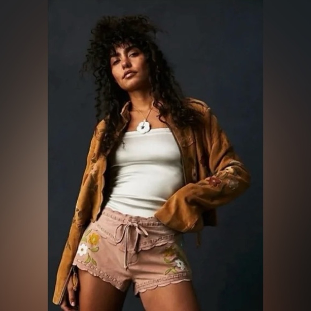 Free People Bali Honeybuzz Suede Shorts - Size 8 - Picture 2 of 8
